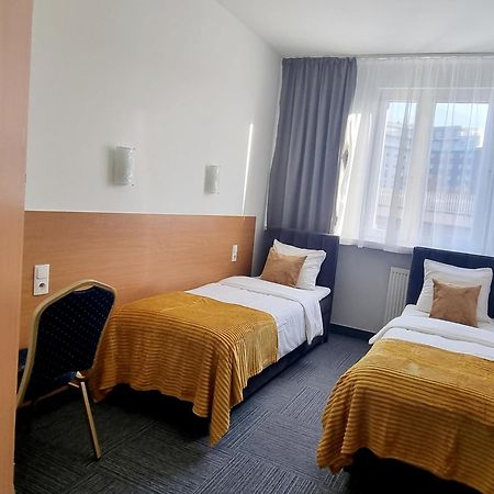 ורוצלב Hotel Orbita מראה חיצוני תמונה