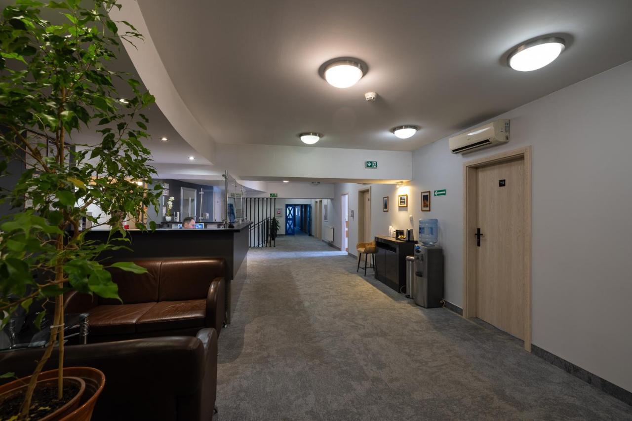 ורוצלב Hotel Orbita מראה חיצוני תמונה
