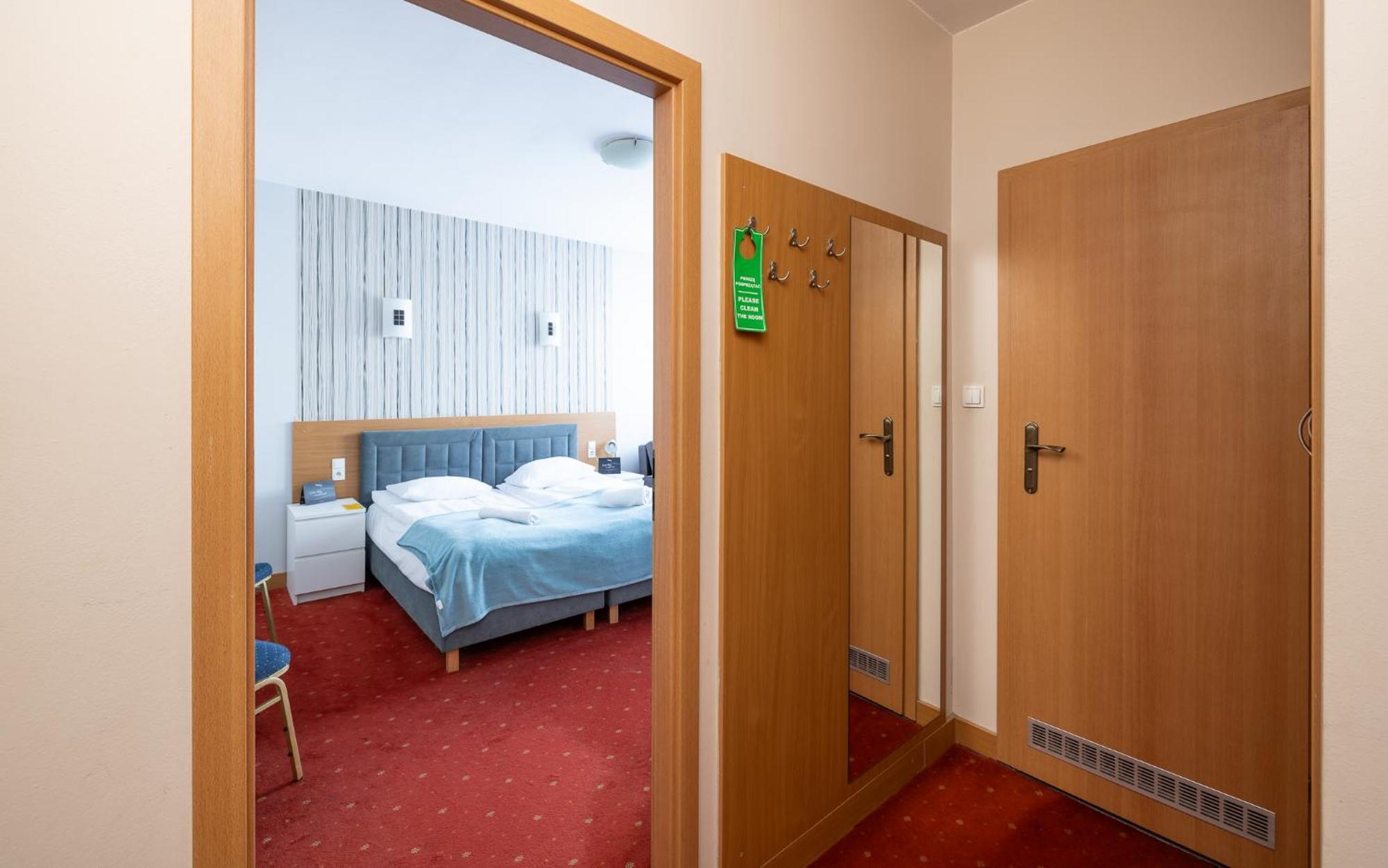 ורוצלב Hotel Orbita מראה חיצוני תמונה